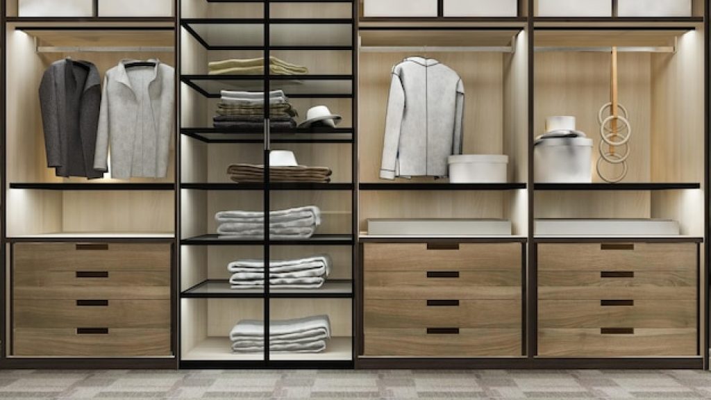 Aménagement intérieur : les avantages d’une penderie sur mesure